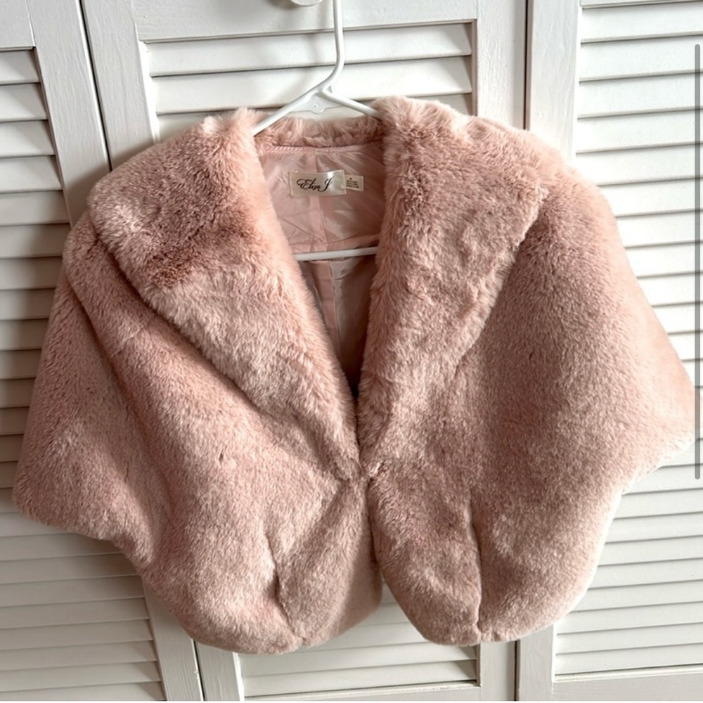 Soft Pink Faux Fur Stole Cape